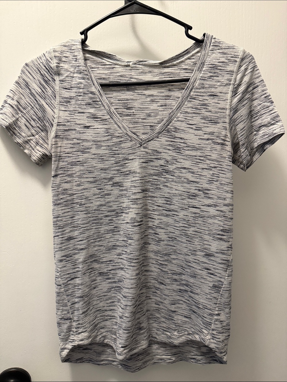 lululemon athletica Heathered White and grey Short Sleeve V-Neck Tee